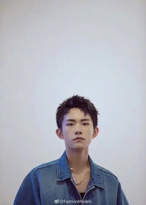  易烊千玺jacksonyee图片