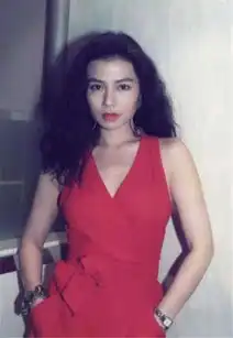  张国荣把她当女神,花了16w买她用过的床,她却将一生的爱留给了丈夫