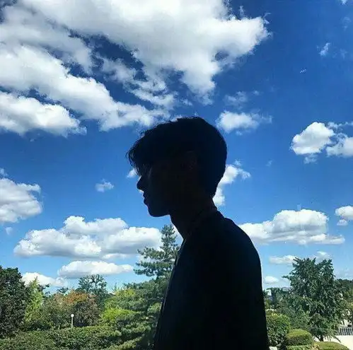 好看头像背影11岁男生