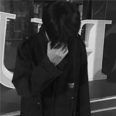 很丧很压抑孤独的头像