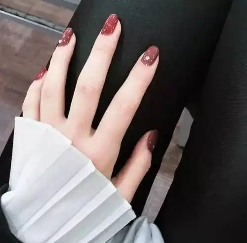  一篇搞定华仔影视告诉你最适合什么样的美甲