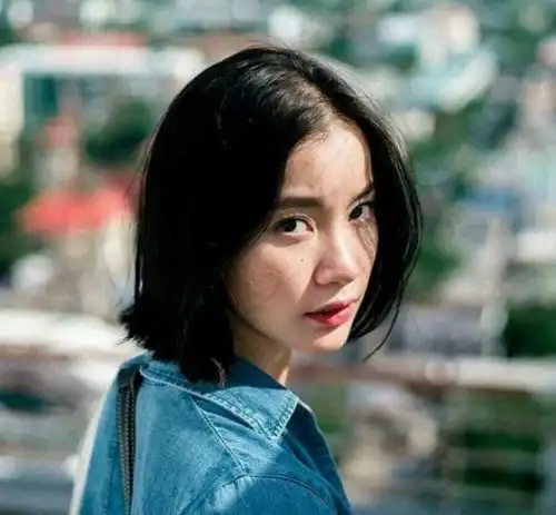  我想知道这个女生叫什么名字