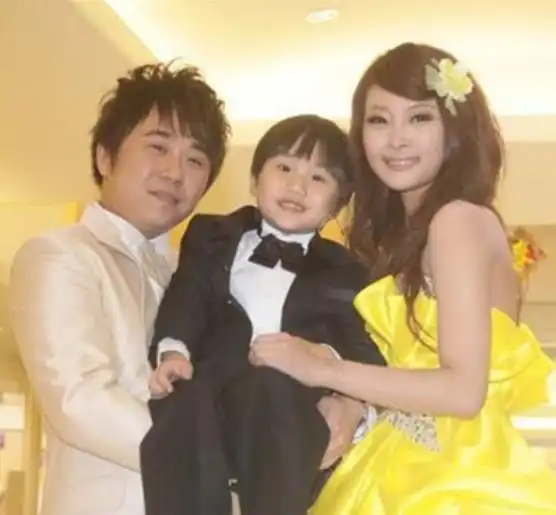  小小彬温玄烨,5岁曾被视为最火童星,如今16岁沦为背景板