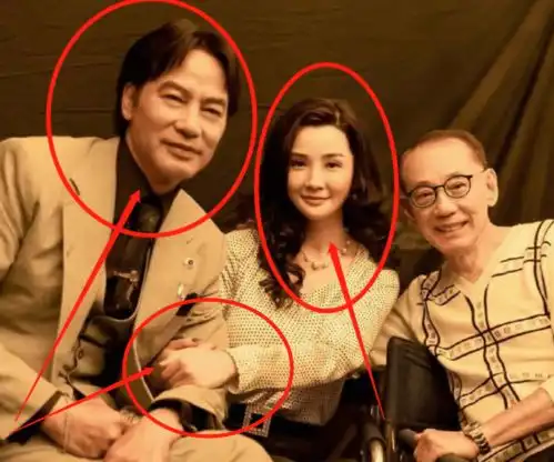  金手指杀青,刘德华头发花白气质仍出众,我却被阿sa的造型所吸引