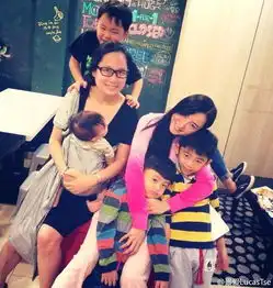  张柏芝母子三人亲密相拥合影画面温馨