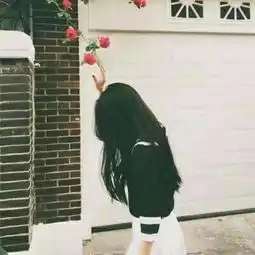  2018最新好看的背影美女头像唯美期望带来失望的恶性循环