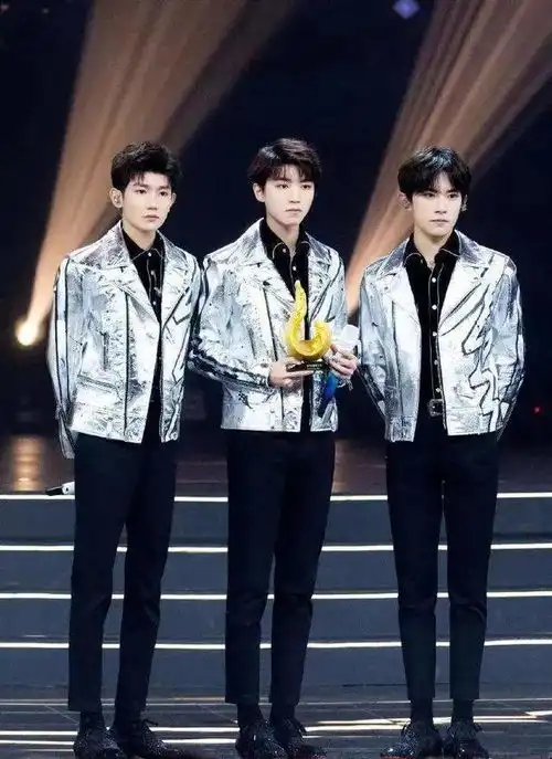  那些年四大天王同台献唱是一种奢望,而如今tfboys也令人惋惜
