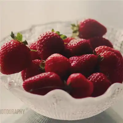  草莓头像,红红的酸甜可口的草莓图片