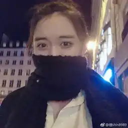  苏见信与女儿游欧洲小丸子大眼呆萌显可爱组图
