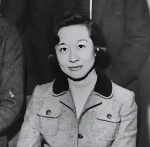  杨振宁原配杜致礼,年轻时留下的几张照片,散发着大家闺秀的气质