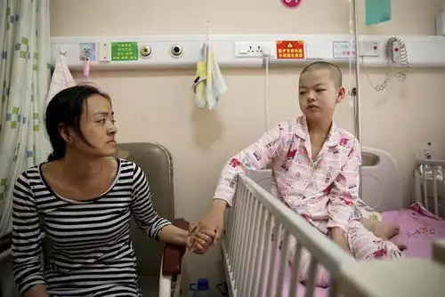  11岁漂亮女儿患重症急需救命钱父亲别说卖血要命都行