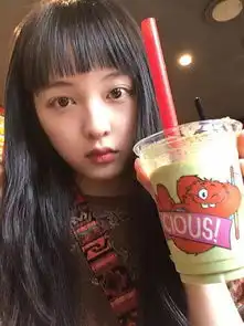 因学校2015主君的太阳爆红95年水蜜桃少女金宝罗不仅颜值在线,韩系穿搭也值得借鉴