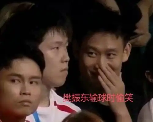  刘丁硕捂脸偷笑后续被上万条留言骂破防关评论区换头像拒道歉