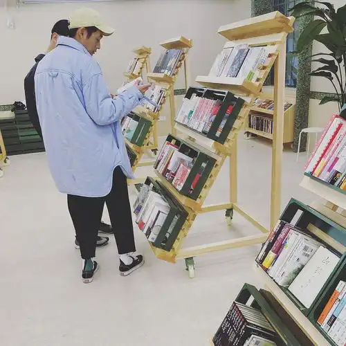  一间文艺的捡破烂的或者当铺