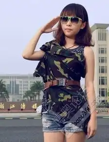  女大学生迷彩服性感秀惹议教授怒斥组图1社会万象光明网