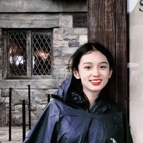  头像想做一个只记得快乐和知识点的人