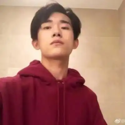 红色微信头像简约干净易