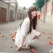  化妆控女喜欢的衣服杂志