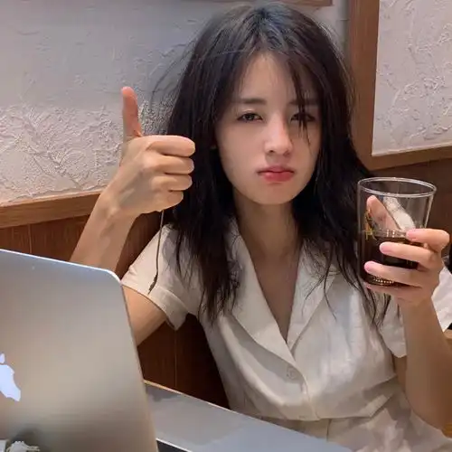 头像女高级感小众阳光