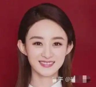  赵丽颖前后期照片差别挺大的,很明显感觉鼻子整了