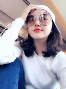  景甜烈焰红唇却撞脸王鸥林允走御姐范也同样悲剧,凭什么大红唇化在别人脸上就浑然天成