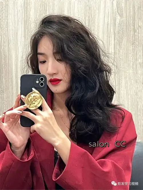  免打理慵懒法式烫秋冬必备发型推荐