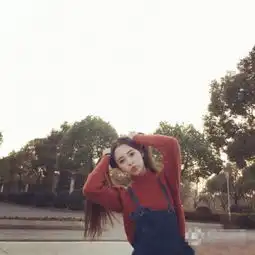  复旦校花s曲线身材完美长相酷似杨幂图