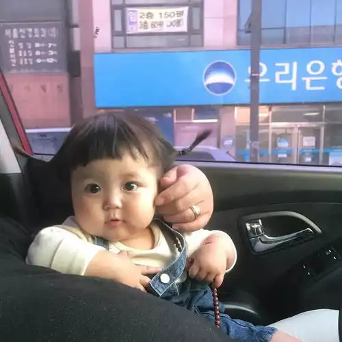  这位韩国小萝莉长了一张屁股脸,却萌哭百万人