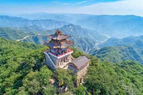  山西一座山,有各种奇峰异景,是华夏乡土文化的地理标志