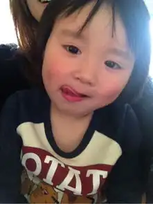  像小小彬吗好多人都这样说,给咱儿子发几张照片