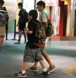 一上热搜就被骂她路人缘这么差,都是亲妈造成的
