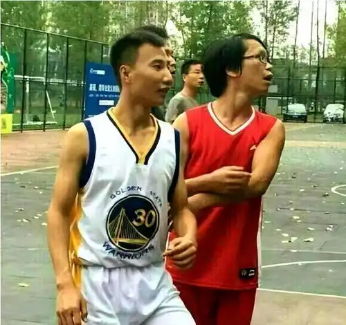  nba球星山寨版姚明忍了,艾弗森忍了,看到詹姆斯真忍不了