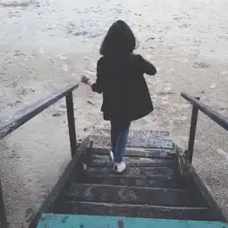 好看头像背影11岁遗体