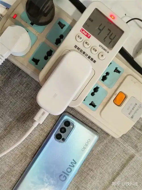  1cm厚度轻松揣进兜oppo50w超闪饼干充电器评测一个通吃走天下