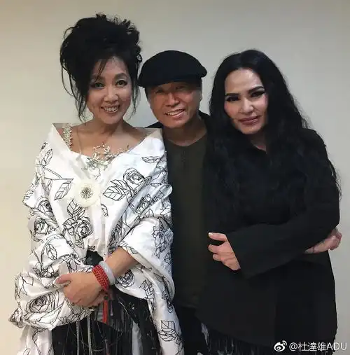  唱片设计大拿,男体摄影先驱,都是同一个杜达雄