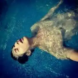  唯美越鼓极品钢琴