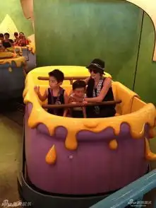  张栢芝笑带精壮男回爱巢不认新欢带小孩没时间