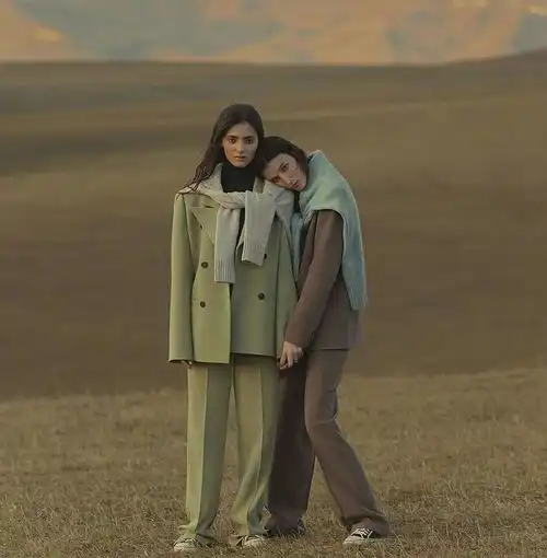  穿大一号衣服,做最潮的女孩