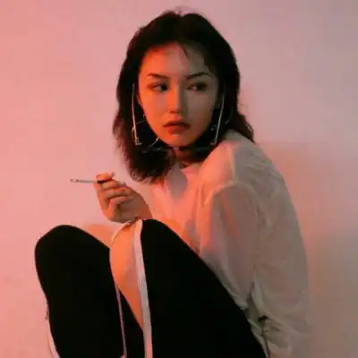  小姐姐qq头像暗黑丧系真人头像女生漂亮的