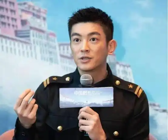  她是中国机长中唯一的败笔,官微宣传都不提到的女演员