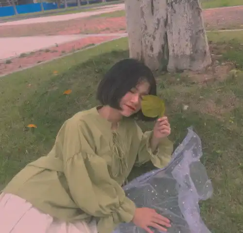  绿色镜中仙拍照火了,张张甜到爆炸,秀儿跃跃欲试