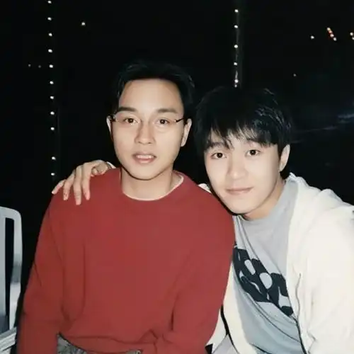  头像这些终究也只是合照