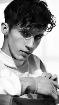  troyesivan戳爷