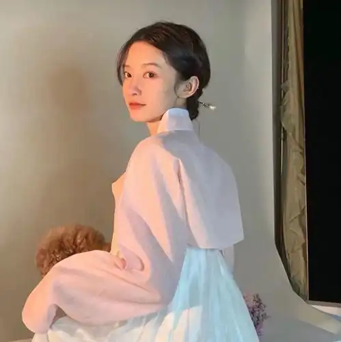  清新女生头像背影头像你是我一纸揉皱的理想