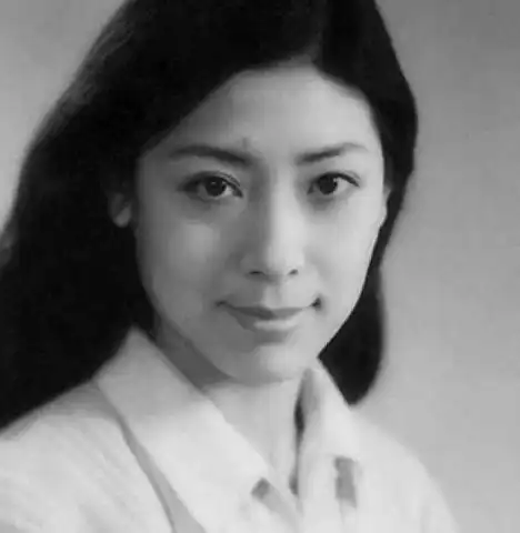 这位65岁最著名女中音堪称冻龄,年轻时照片秒杀如今众女星