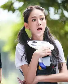  女星扎双马尾,迪丽热巴像芭比娃娃,杨幂清纯,赵丽颖萌出血