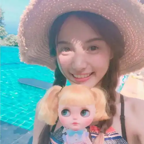  冬天戴帽子,发型也是一个关键