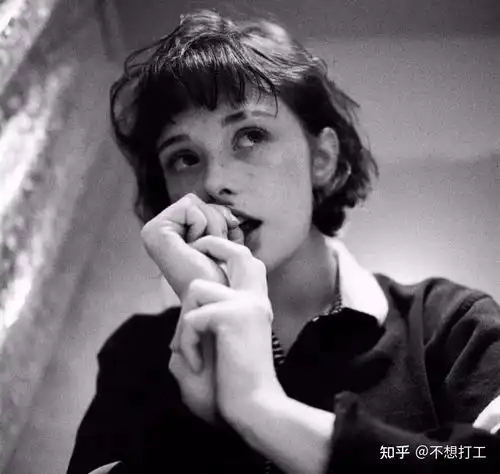  头像高级感小众女生头像
