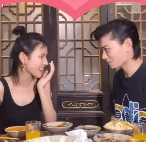  丁禹兮为什么不敢碰张予曦看清镜头下特写的手部,真相了