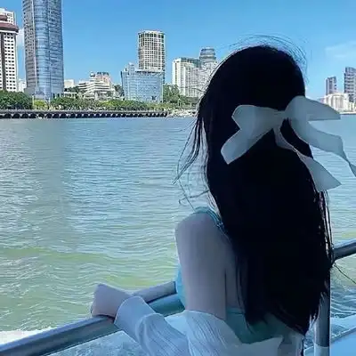 真人头像可爱仙气背面